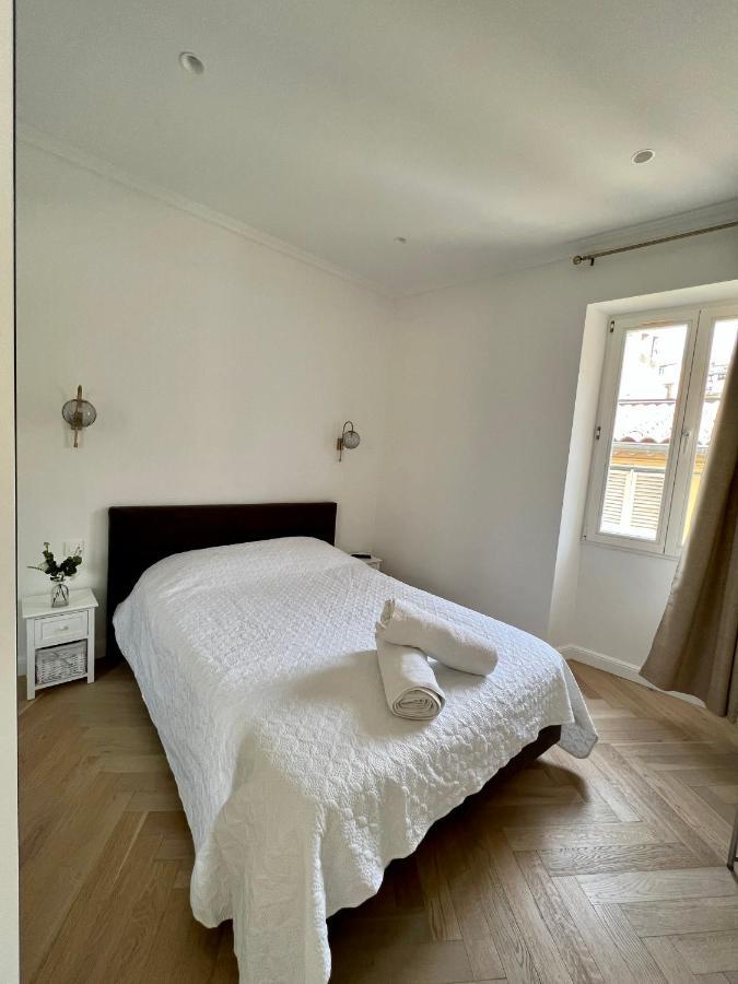 Amazing New Property In The Heart Of The Old Town Of Αντίμπ Εξωτερικό φωτογραφία